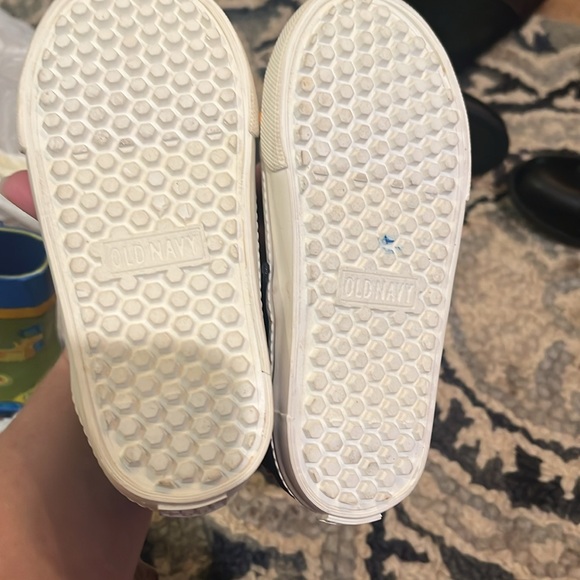Old Navy boys shoes - Picture 3 of 4